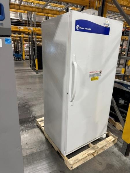 FISHER SCIENTIFIC ISOTEMP FREEZER UPRIGHT
