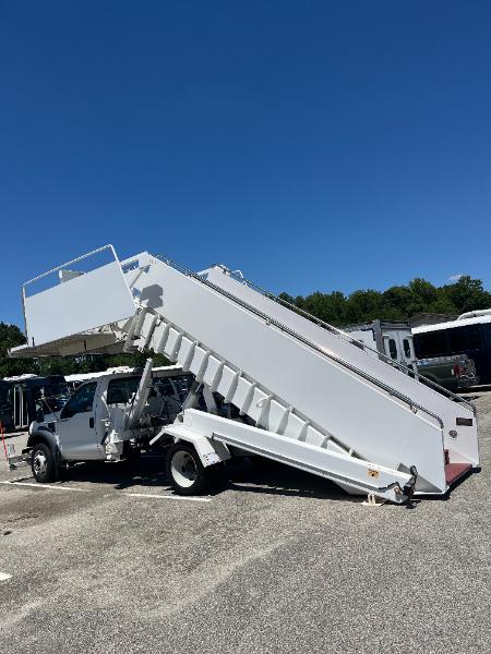 FORD F-550 STAIRCASE TRUCK