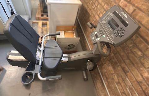 Life Fitness Integrity Series CLSR Recumbent Stationary Bike