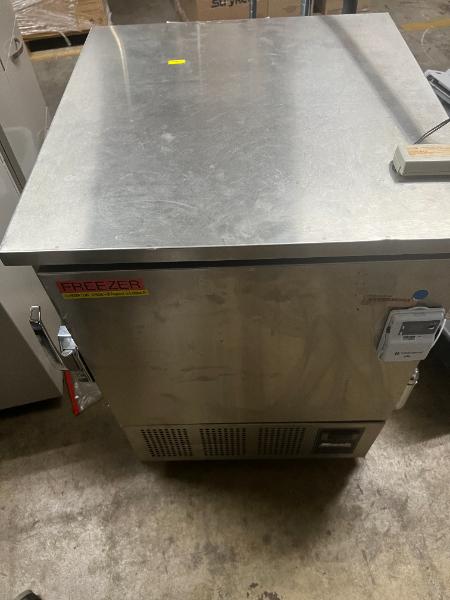 MEDICAL REFRIGERATOR
