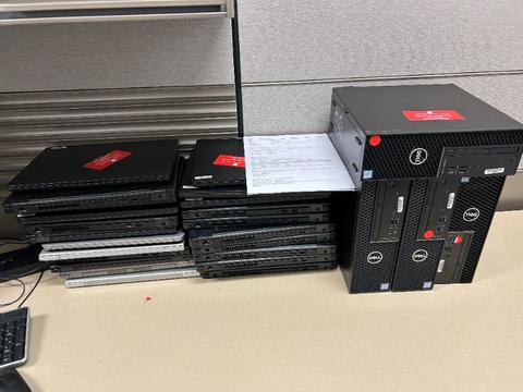 (1) LOT OF LAPTOPS & DESKTOPS