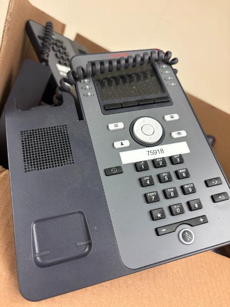 (1) LOT OF IP PHONES