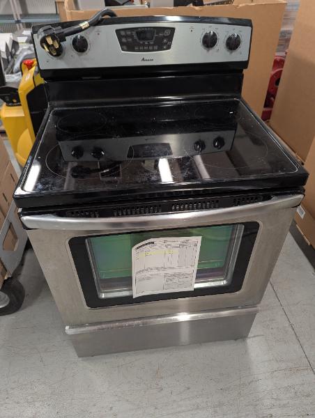KITCHEN RANGE