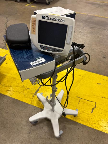 GlideScope Video Laryngoscope Monitor and Baton