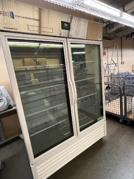 LABORATORY REFRIGERATOR