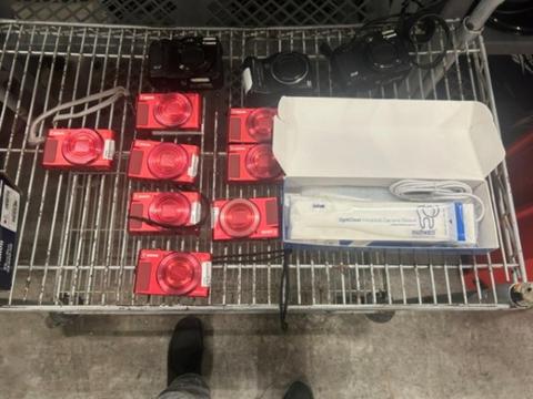 (12) CAMERAS