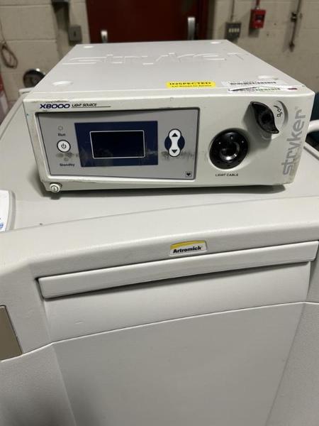 Stryker X8000 Light Source