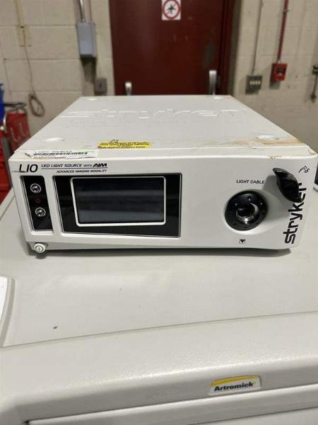 Stryker L10 Light Source w/AIM