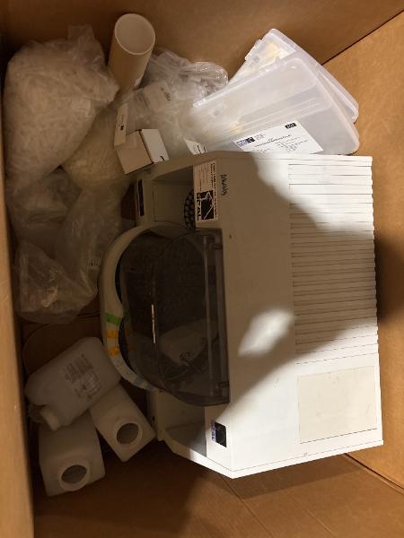 (1) Multi Chemistry Analyzer