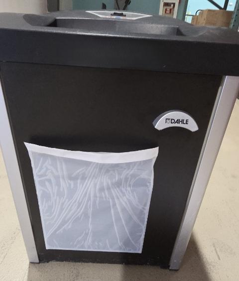 SHREDDING MACHINE