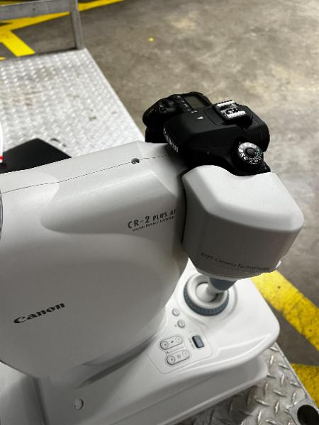 RETINAL CAMERA WITH MONITOR