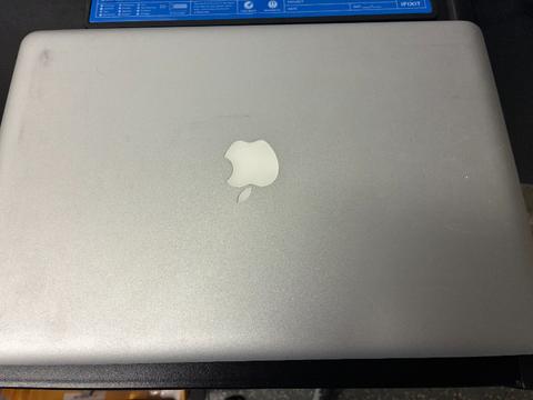 DELL LAPTOP AND APPLE PRO
