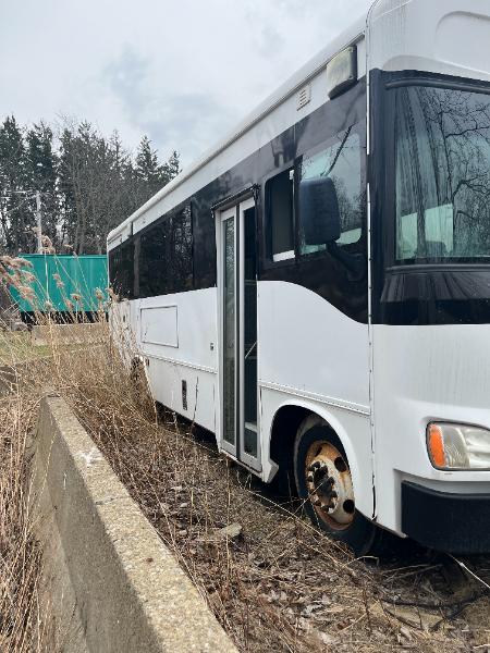 2013 GLAVAL 28 PAX BUS