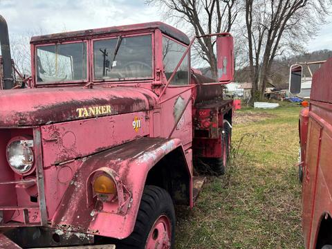 1975 Kaiser Truck