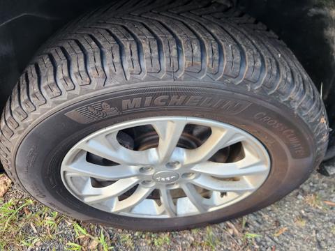 2019 BLACK JEEP CHEROKEE
