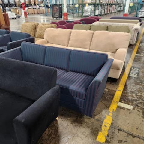 (1) LOT OF VARIOUS OFFICE FURNITURE