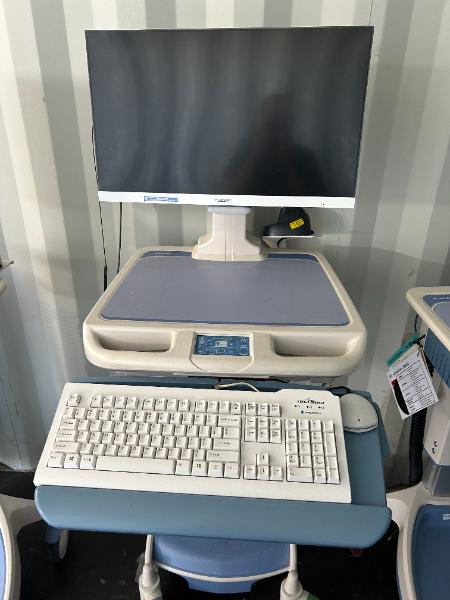 MOBILE WORKSTATION MED CARTS