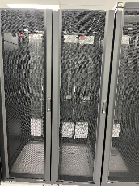 SERVER RACK/CABINETS