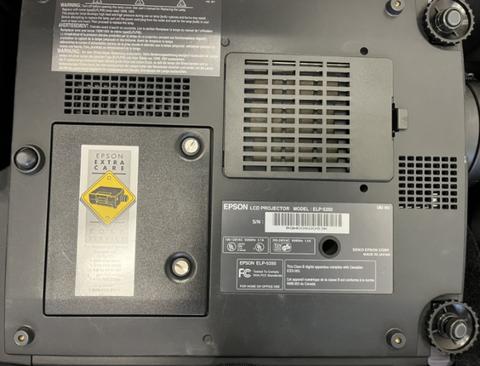 (1) Espon 5300 Projector