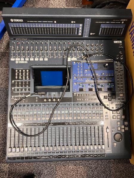 YAMAHA SOUND MIXER