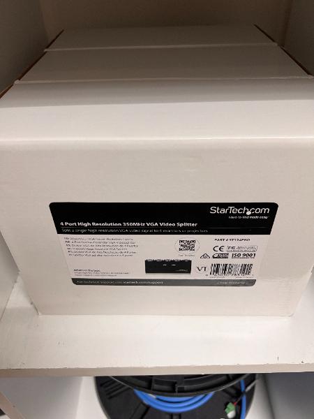4 PORT HIGH RESOLUTION VGA VIDEO SPLITTER