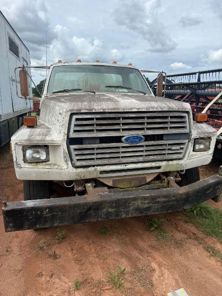 1986 FORD F8000