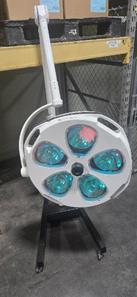 Skytron Portable Surgical Light