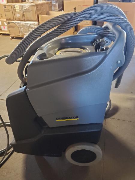 TENNANT VACUUM WET/DRY