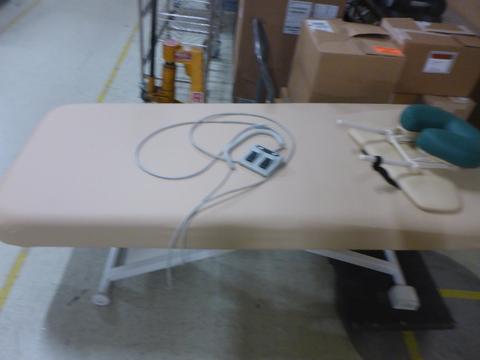 MASSAGE TABLE
