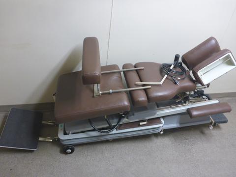 CHIROPRACTIC TABLE