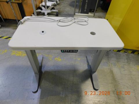 Ophthalmic Instrument Table