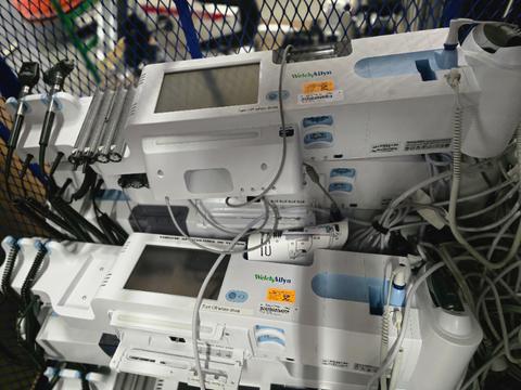 VITAL SIGNS MONITORS