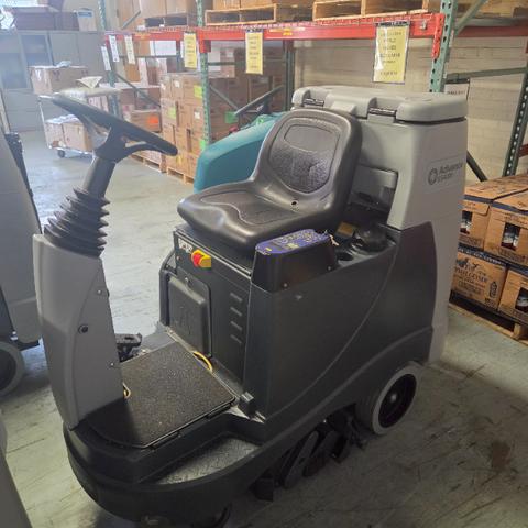 Nilfisk ES4000 Riding Carpet Scrubbers