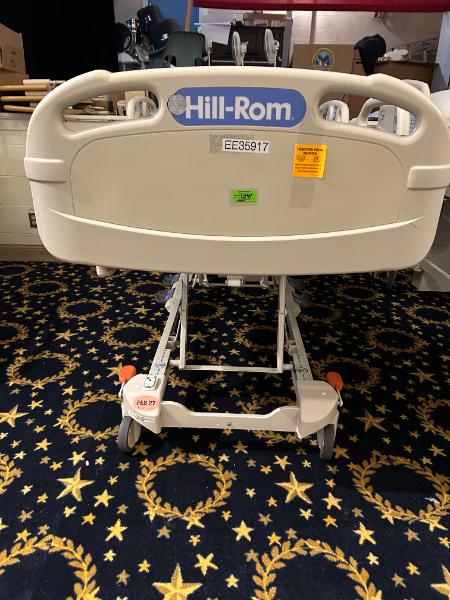 HILL ROM VERSACARE PATIENT BED