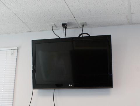LG TV 38 INCH