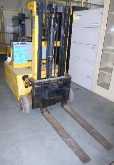 1970 BIG JOE PDC 20-82 WALK BEHIND STACKER