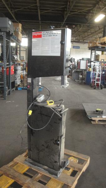 Vertical band saw
