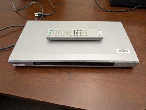 Sony single-disc CD/DVD player