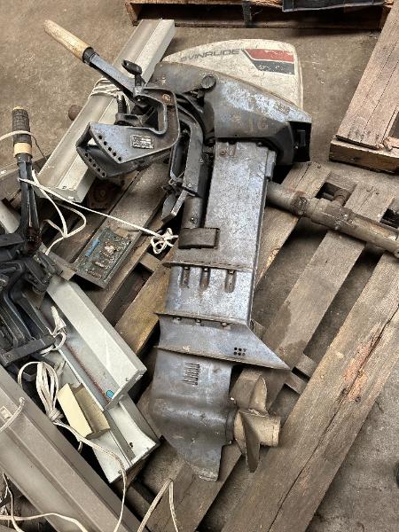 Vintage Evinrude 9.9 HP Outboard Boat Motor