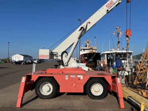INDUSTRIAL CARRY DECK MOBILE CRANE