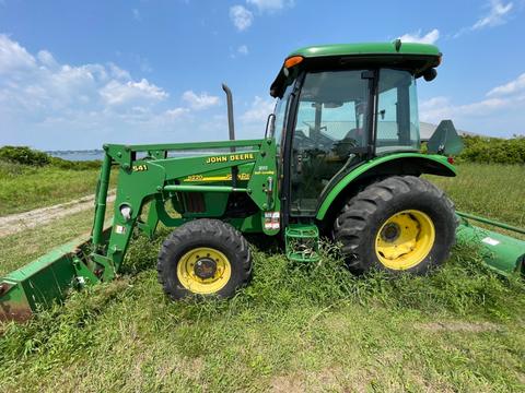 2001 John Deere 5220 Tractor