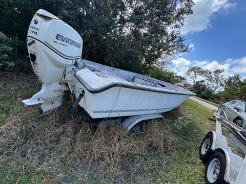 2004 1910 COASTAL BAY Boat, EVINRUDE Outboard Motor & Trailer