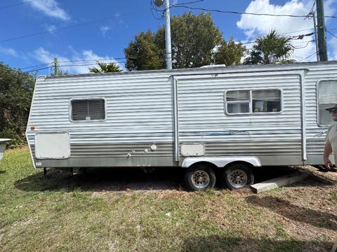 2004 Skyline Corp 2690 Nomad Travel Trailer