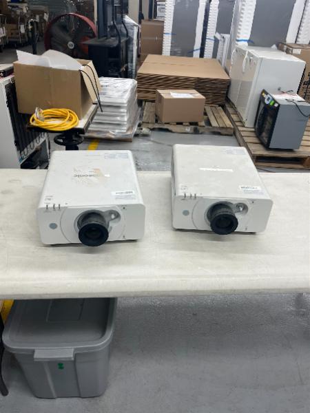 PANASONIC PT-DX500U PROJECTORS