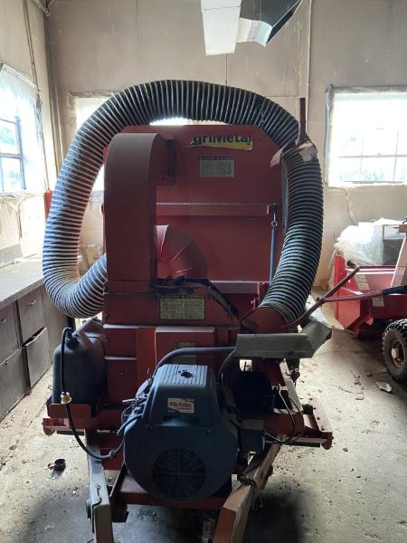 TUFF VAC 500 LEAF SWEEPER
