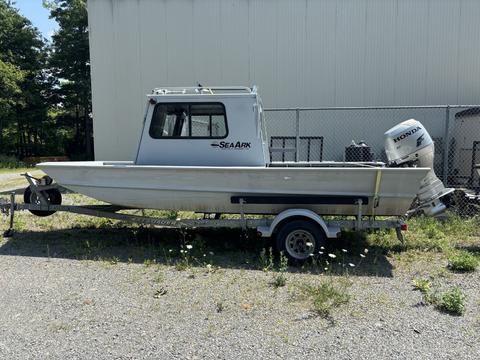 2004 Sea Ark 2072 River Runner Boat w Outboard Motor and Trailer
