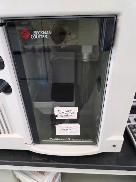 Beckman Coulter Multisizer 3 Coulter counter with HP Computer