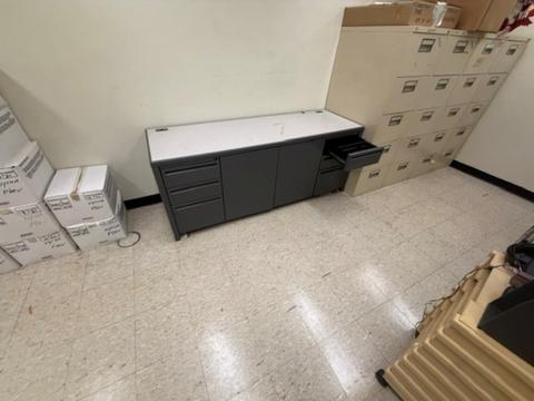 METAL DESK