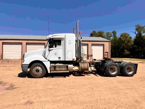 2004 Freightliner Columbia 120