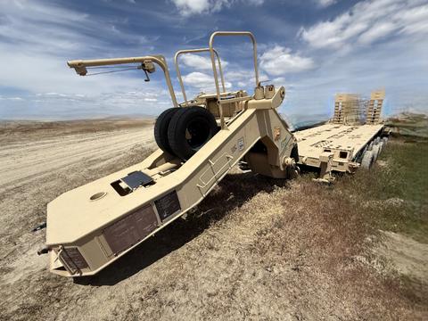 2012 M1000 Heavy Duty Tank Semi-Trailer (SN: J390)